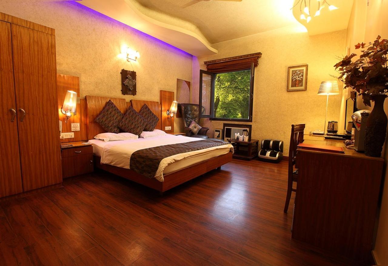 Hotel Royal Castle Grand New Delhi Exterior photo