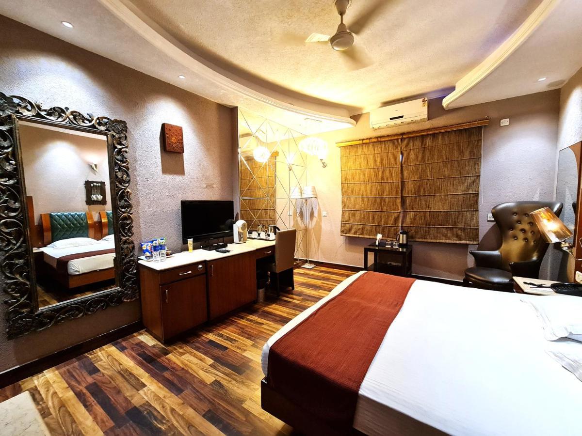 Hotel Royal Castle Grand New Delhi Exterior photo